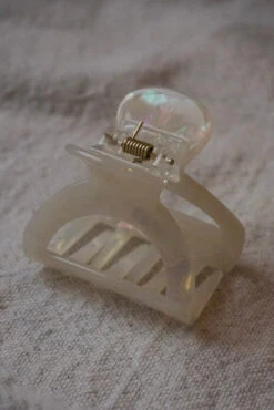 SMALL MOON HAIR CLAW CREAM