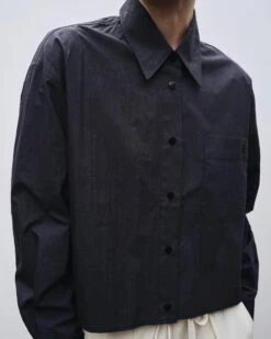 CROPPED SHIRT -Fashion Clothing Store 20220828 DBaum MijeongPark 8975