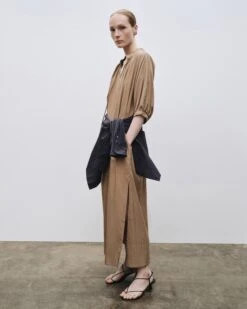 CROPPED SHIRT -Fashion Clothing Store 20220828 DBaum MijeongPark 9181