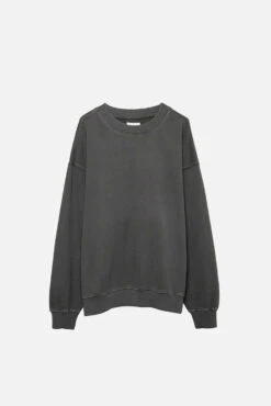 OVERSIZED CORE CREWNECK -Fashion Clothing Store 5L5A9024 900x jpg