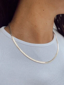 CLYDE CHAIN -Fashion Clothing Store 7771B136 F431 4F70 BE22 FF4EEB8BDA3F