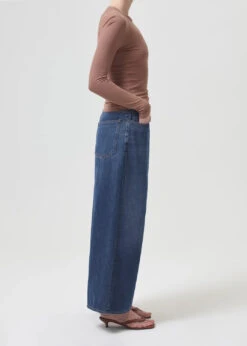 AGOLDE SHONA TEE -Fashion Clothing Store A7203 1416 SHONA TEE MOTH 0581 web 1071x1500 85d609ce 8a29 424b a207 c2e81a0530c2