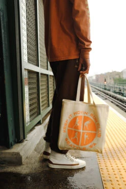 WARM UP TOTE -Fashion Clothing Store DSCF0640