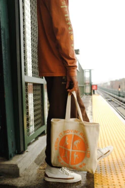 WARM UP TOTE -Fashion Clothing Store DSCF0642