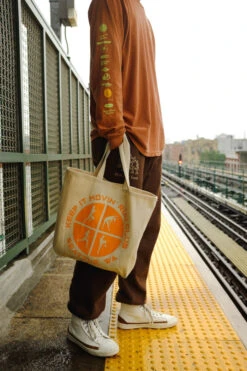 WARM UP TOTE -Fashion Clothing Store DSCF0660