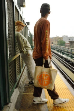 WARM UP TOTE -Fashion Clothing Store DSCF0668