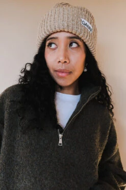 Ganni STRUCTURED RIB BEANIE PETRIFIED OAK