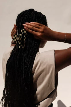 XL CHECKER HAIR CLAW BLACK/WHITE -Fashion Clothing Store DSCF7618