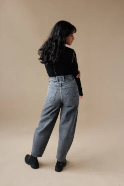 AGOLDE BALLOON JEAN SIZE 24-25 11 AGOLDE BALLOON JEAN SIZE 24-25 -Fashion Clothing Store DSCF8804 b74d688a 5bd6 4424 9f67 5604eaf8591c