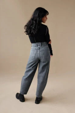 AGOLDE BALLOON JEAN -Fashion Clothing Store DSCF8804 be77ae74 5e83 43a0 8ec7 295a2c6ae9b2