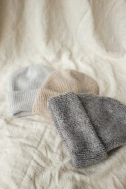 SMITH BEANIE LIGHT GREY -Fashion Clothing Store DSCF9155 3cfee9df 6e07 4495 8745 7d7235be4b1b