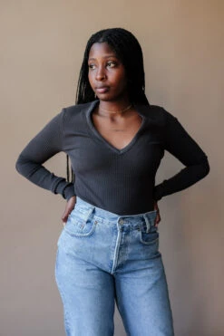 AGOLDE TAVI DEEP V NECK LONG SLEEVE