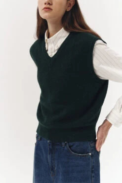 Dunst DIVIDE V-NECK WOOL VEST