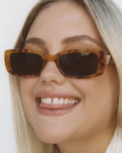 EVIE SUNGLASSES -Fashion Clothing Store EB1 1200x 39d1e626 3cf6 42a2 94c6 e3f1096f8eb2