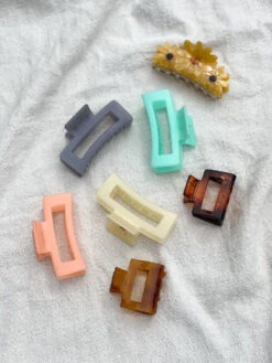 SHEER MEDIUM HAIR CLAW TURQUOISE -Fashion Clothing Store IMG 1484 jpg 8502eaf6 fbce 49b3 9563 132d34273a73