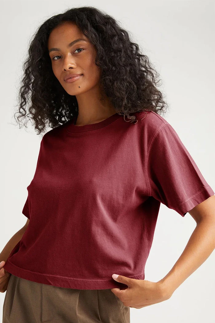 RELAXED SHORT SLEEVE CROP TEE RUBY PORT 3 RELAXED SHORT SLEEVE CROP TEE RUBY PORT