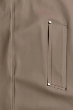 Stutterheim MOSEBACKE RAIN JACKET LONG MOLE -Fashion Clothing Store Stutterheim Mosebacke Long Mole 13 600x900 1