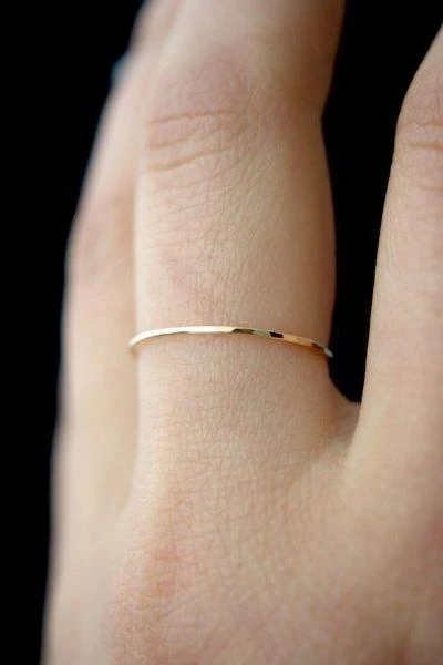 HAMMERED THIN STACKING RING
