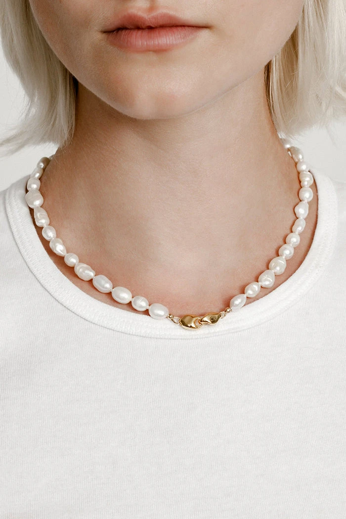 MAE NECKLACE 3 MAE NECKLACE