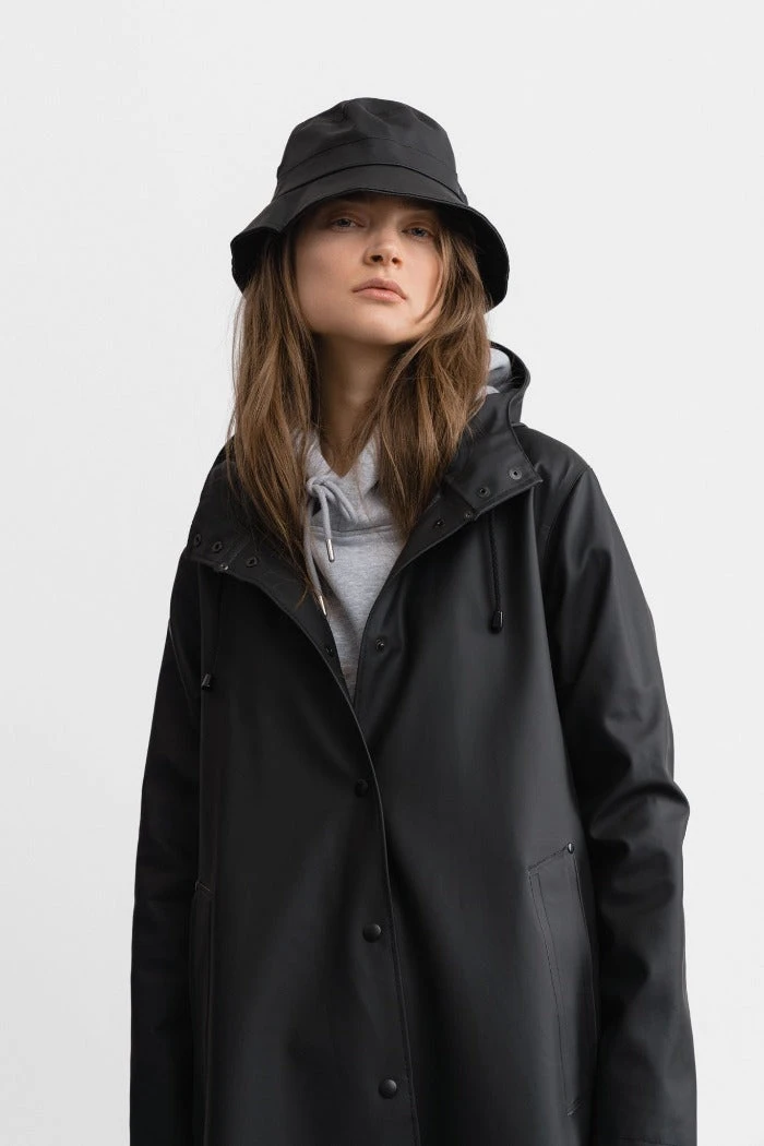 Stutterheim MOSEBACKE RAIN JACKET LONG BLACK 4 Stutterheim MOSEBACKE RAIN JACKET LONG BLACK - Image 2