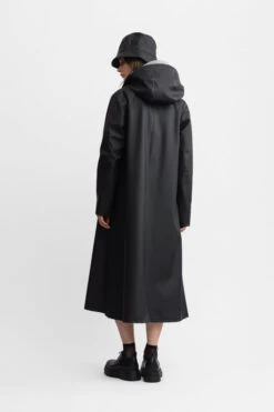 Stutterheim MOSEBACKE RAIN JACKET LONG BLACK 17 Stutterheim MOSEBACKE RAIN JACKET LONG BLACK -Fashion Clothing Store Woman Mosebacke Long Black 4