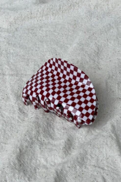ASYMMETRICAL HAIR CLAW BURGUNDY CHECK