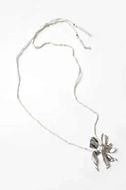 FLOWER CORD NECKLACE
