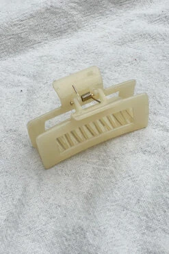 SHEER MEDIUM HAIR CLAW CREAM