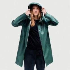 Stutterheim MOSEBACKE RAIN JACKET GREEN 19 Stutterheim MOSEBACKE RAIN JACKET GREEN -Fashion Clothing Store mosebacke green2 1