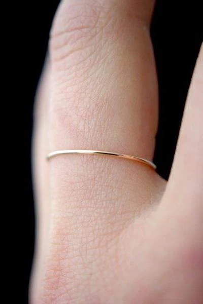 SMOOTH THIN STACKING RING ROSE GOLD